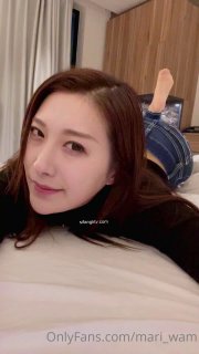 苗条美女外围妹子 撸硬在沙发上直接操 正入抽插搞几下软了 操逼失败妹子走人