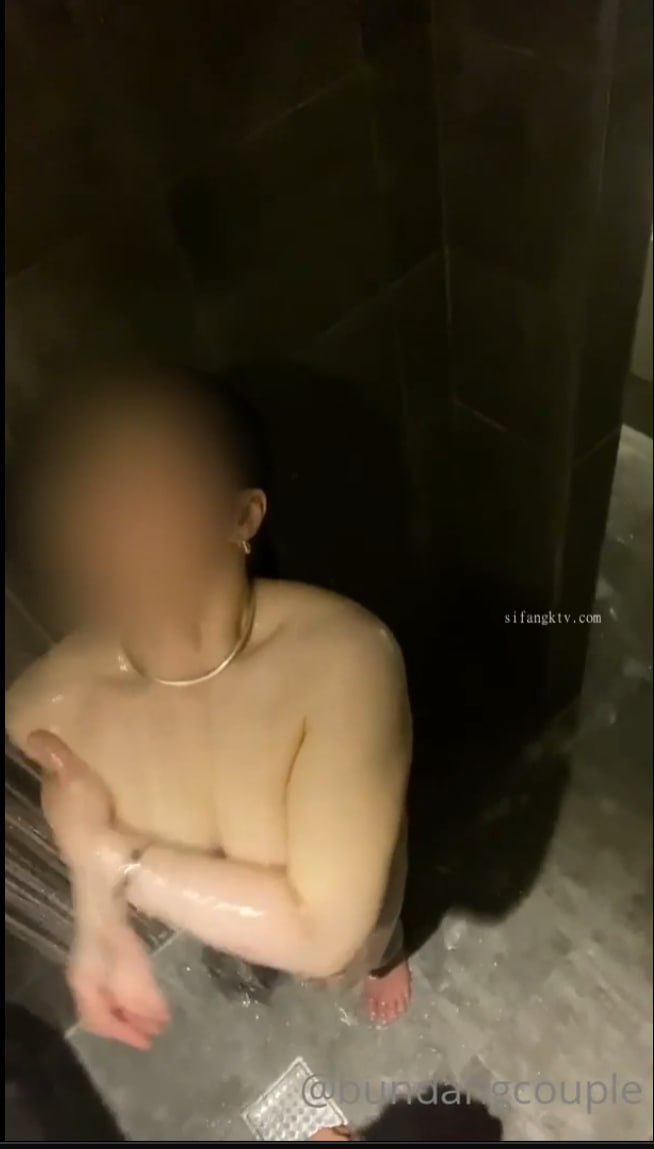CVDX-544 視線も肉棒も吸い寄せてしまう黒色パンスト熟女～蒸れ熟れマ●コに大量中出し～20人4時間